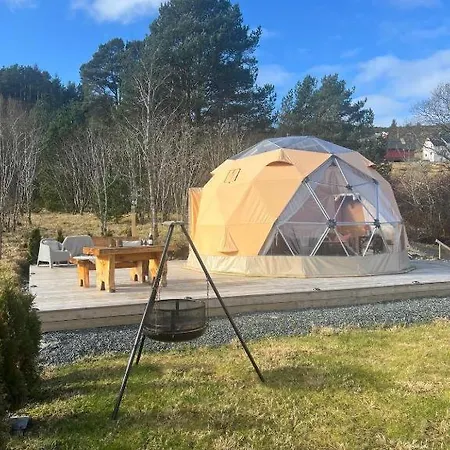 Idyllisk I Dome Ved Sandstrand * Langenes