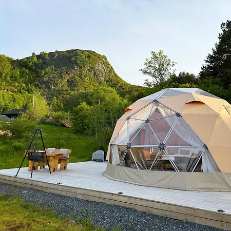 Idyllisk I Dome Ved Sandstrand Lyxtält Langenes (Vestland)