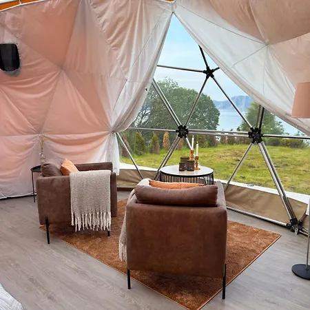 Idyllisk I Dome Ved Sandstrand Lüks kamp alanı *