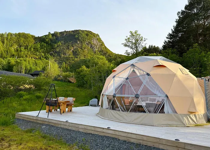 Idyllisk I Dome Ved Sandstrand Glamping Langenes (Vestland)