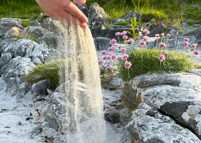 Idyllisk I Dome Ved Sandstrand Langenes (Vestland)